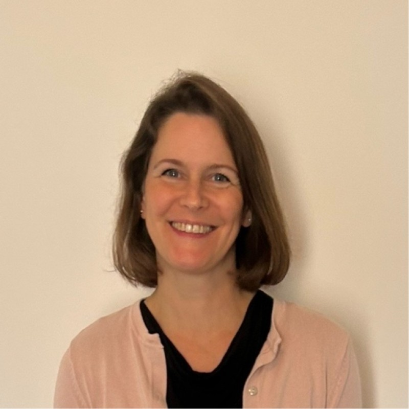 Natascha Meulenberg — Administratieve zaken